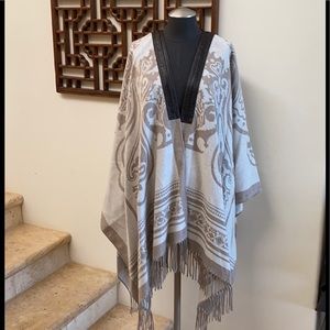 NWOT ETRO 100% Cashmere Leather Trim Cape  Poncho